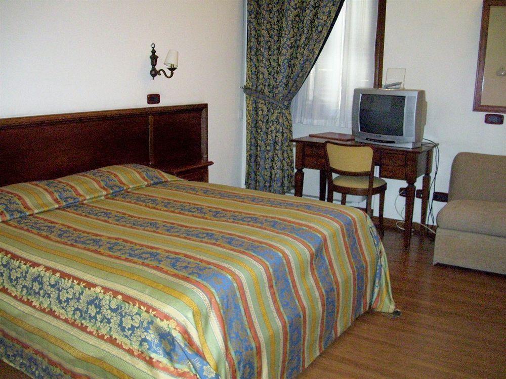 Hotel Sebino Sarnico Zewnętrze zdjęcie