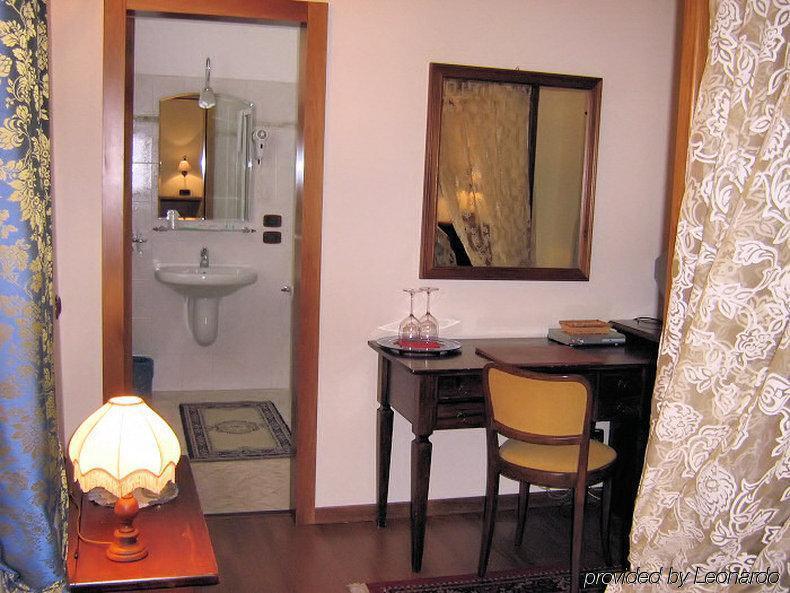 Hotel Sebino Sarnico Pokój zdjęcie