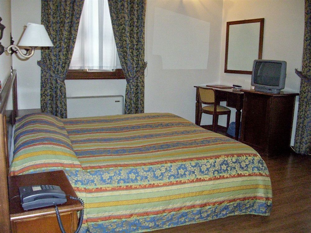 Hotel Sebino Sarnico Zewnętrze zdjęcie