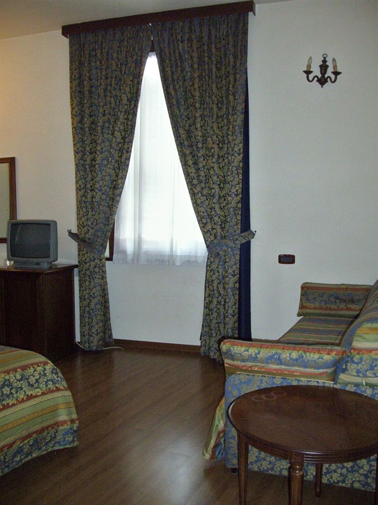Hotel Sebino Sarnico Zewnętrze zdjęcie